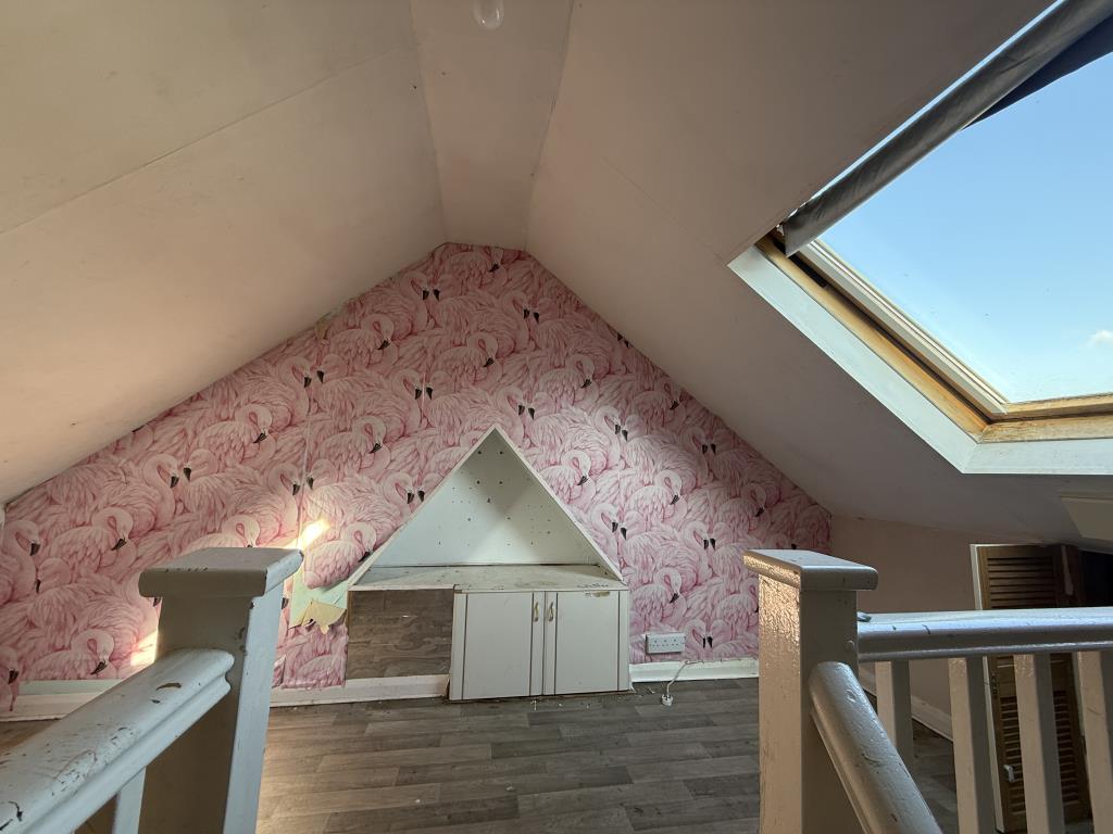 Lot: 134 - HOUSE IN NEED OF REFURBISHMENT - Attic Room in house in need of refurbishment